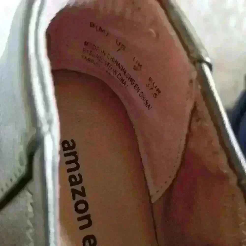 Essentials Women's Flat - Picture 6 of 7
